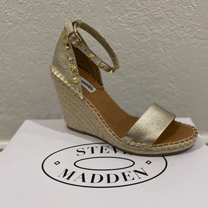Brand New Steve Madden Gold Leather Wedges
